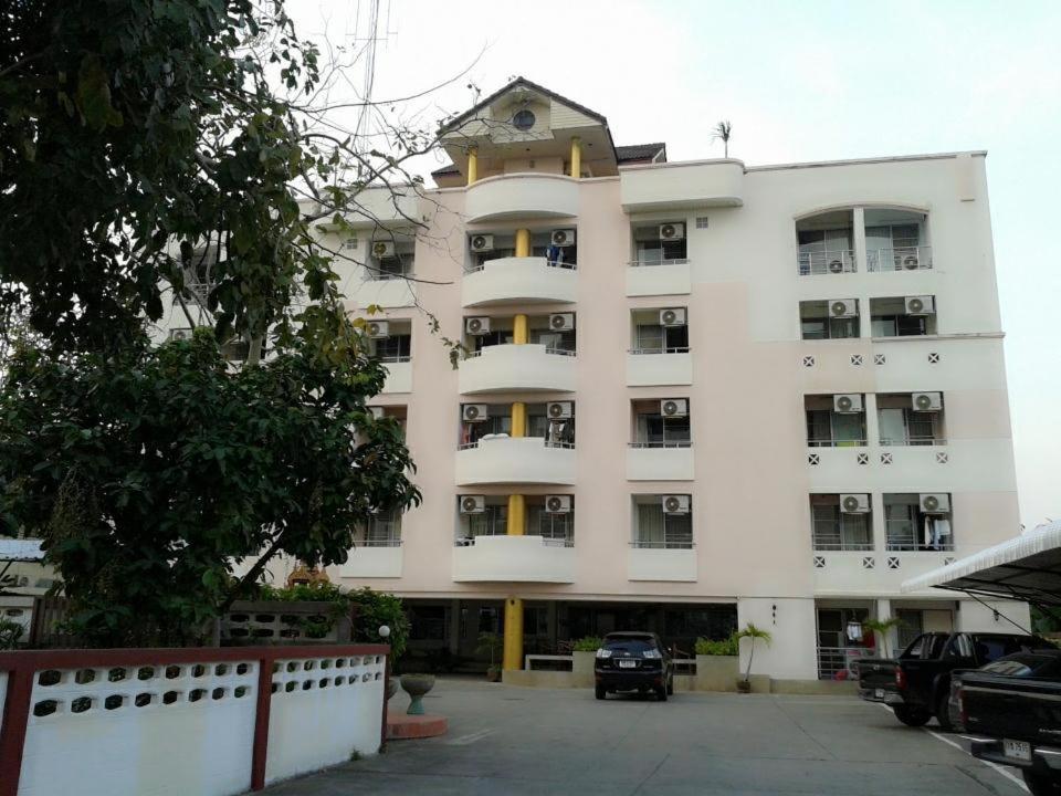 M In Korat Service Apartment Nakhonratchasima Εξωτερικό φωτογραφία