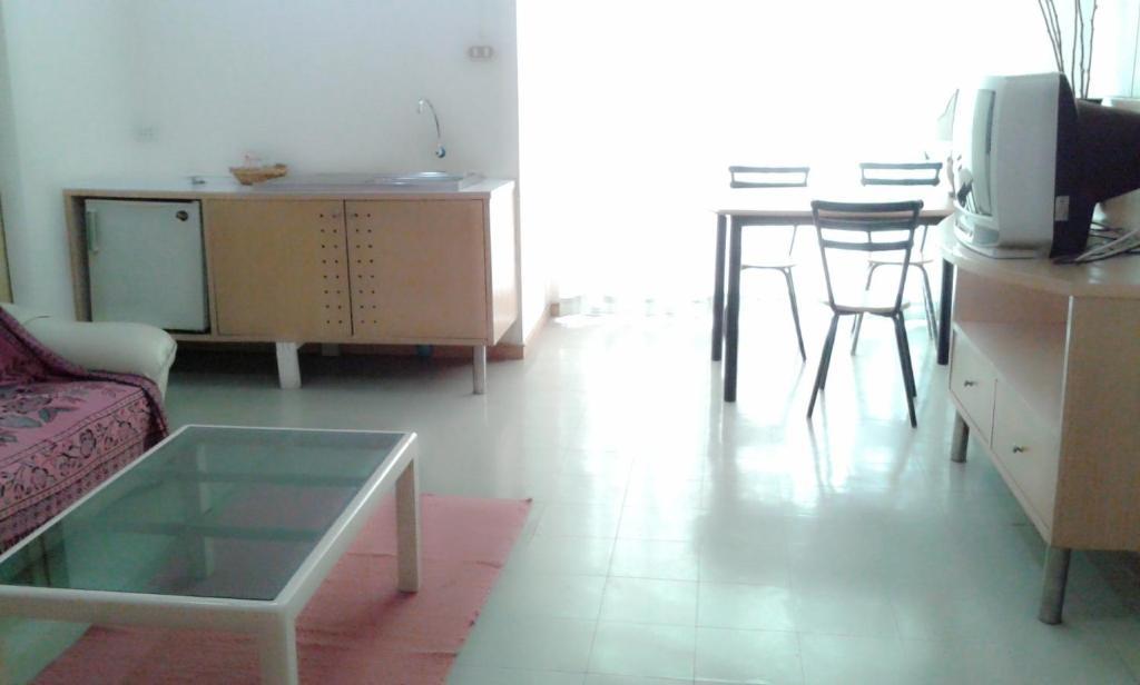 M In Korat Service Apartment Nakhonratchasima Δωμάτιο φωτογραφία