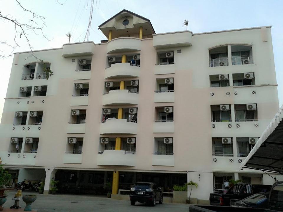 M In Korat Service Apartment Nakhonratchasima Εξωτερικό φωτογραφία