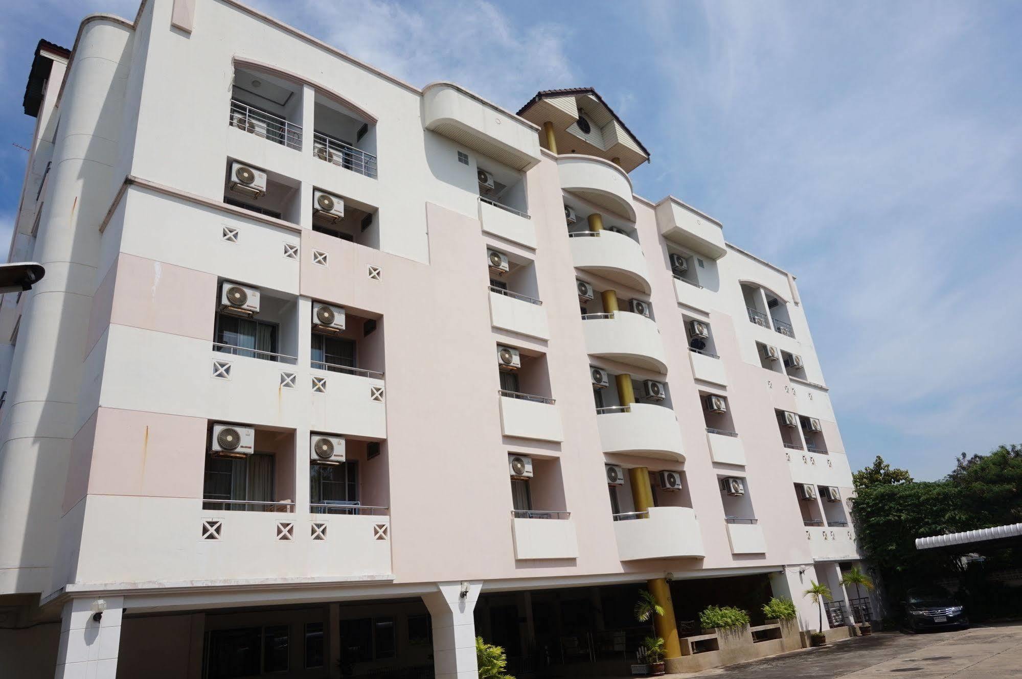 M In Korat Service Apartment Nakhonratchasima Εξωτερικό φωτογραφία